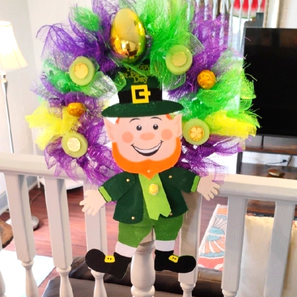 Festive St. Patrick's Day Wreath with Leprechaun